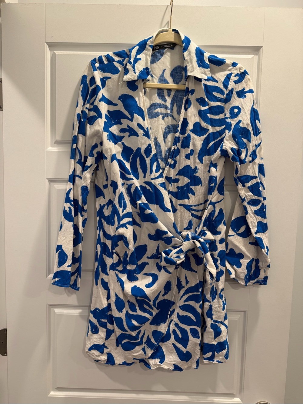 Zara White Mini Dress with Blue Leaf Print